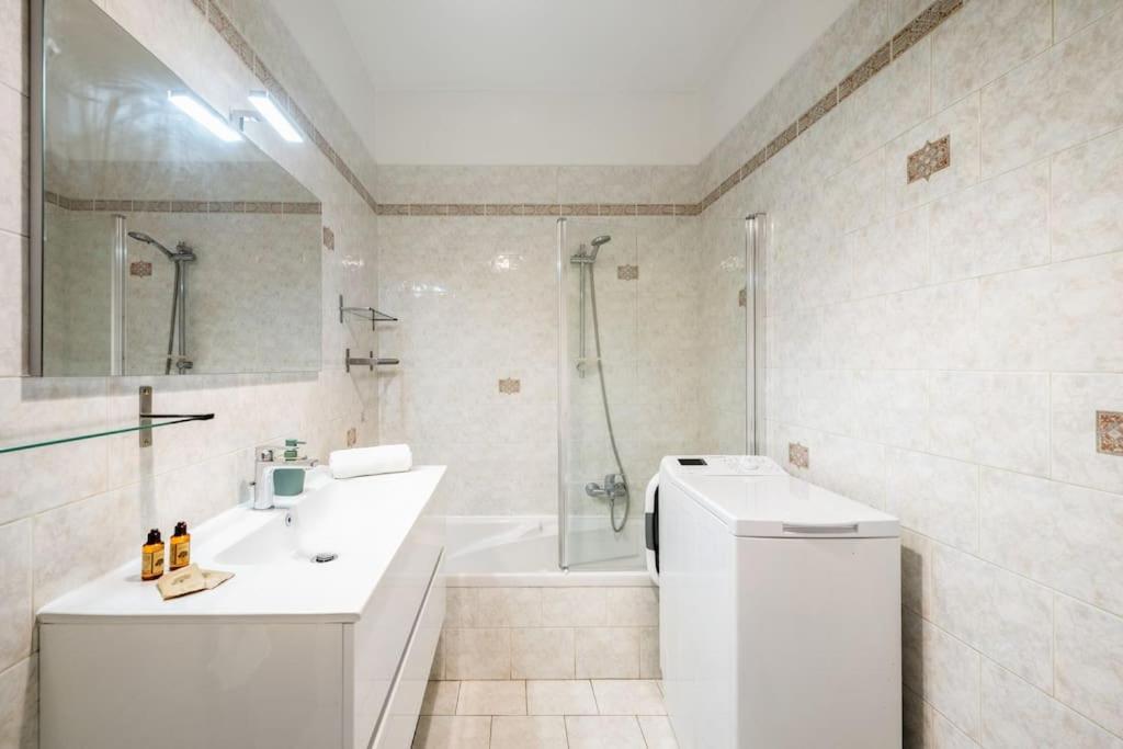 La Julia - Calme - Spacieux - Parking Prive - Climatisation Apartment